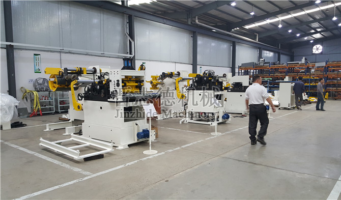 三合一送料機(jī)裝配車間 三合一送料機(jī)裝配車間