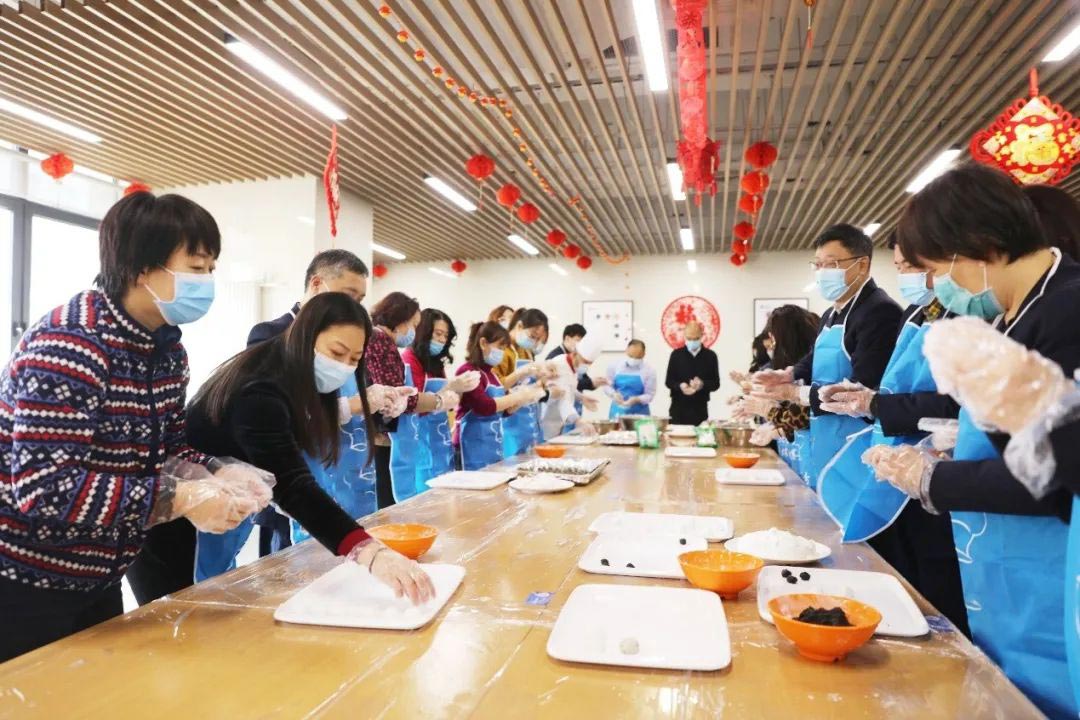 沖床自動(dòng)化設(shè)備廠家包湯圓 沖床自動(dòng)化設(shè)備廠家包湯圓