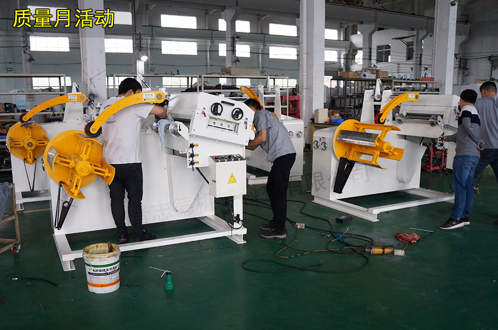 二合一料架兼整平機(jī)裝配 二合一料架兼整平機(jī)裝配