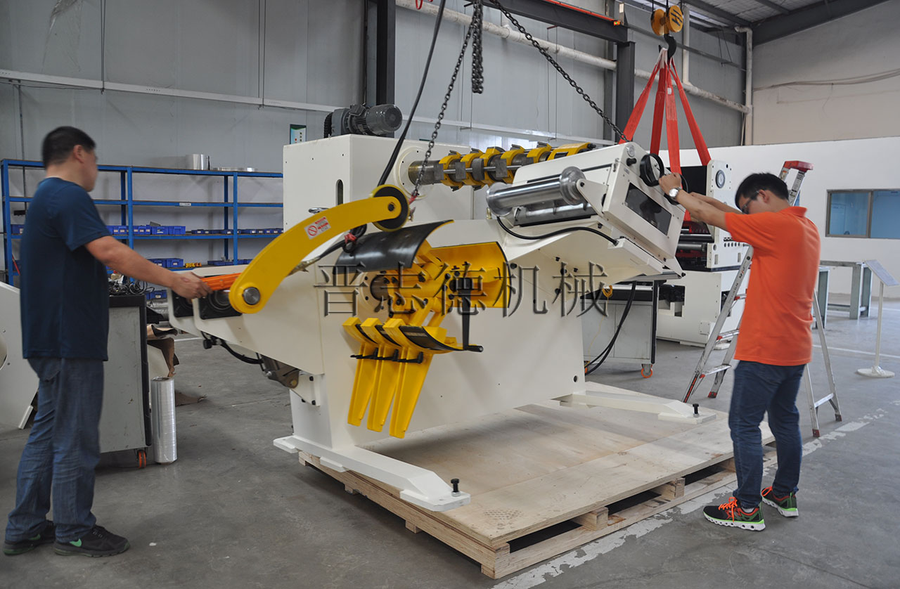 二合一料架兼整平機(jī)出口 二合一料架兼整平機(jī)出口