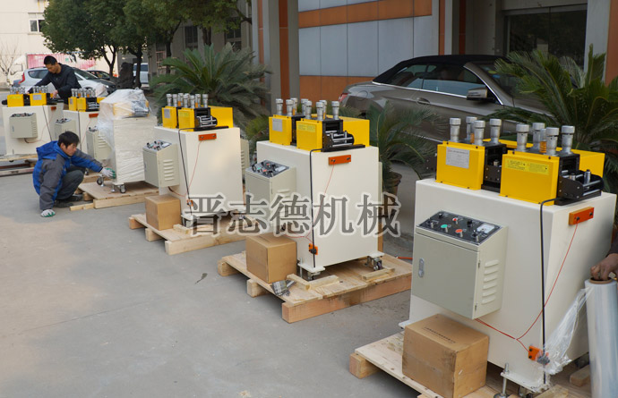 送料機、整平機裝箱出口