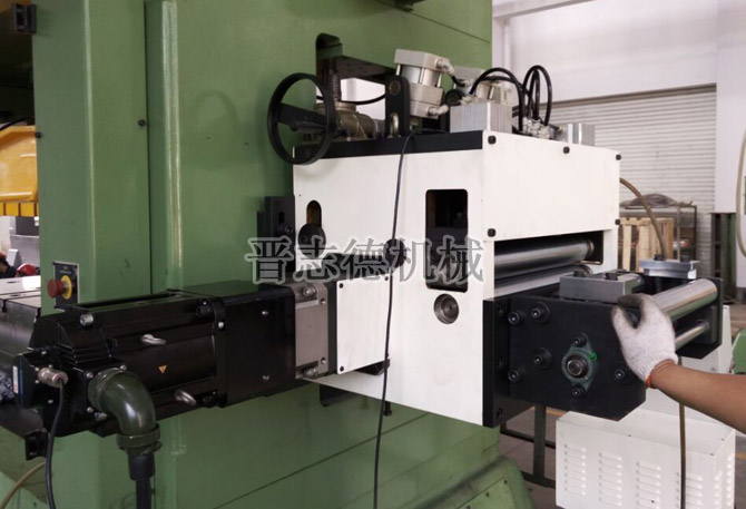 高速厚板NC送料機(jī) 高速厚板NC送料機(jī)