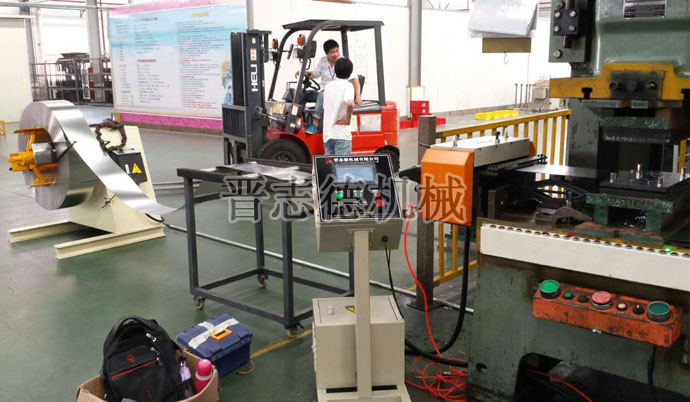 重慶NC送料機(jī)客戶現(xiàn)場