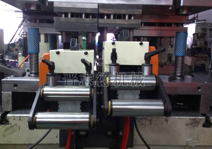 訂做型NC送料機調(diào)試