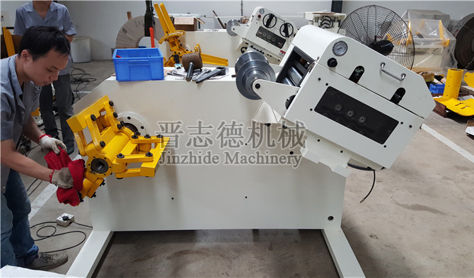 二合一料架兼整平機(jī)裝配 二合一料架兼整平機(jī)裝配