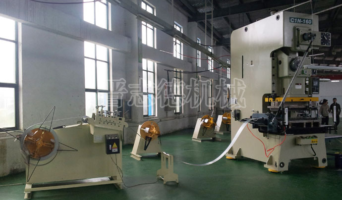 滾輪送料機(jī)使用現(xiàn)場