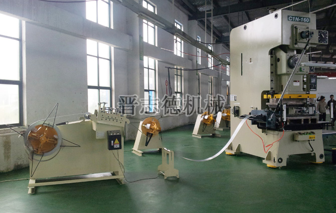 二合一料架整平送料機生產(chǎn)線 二合一料架整平送料機生產(chǎn)線