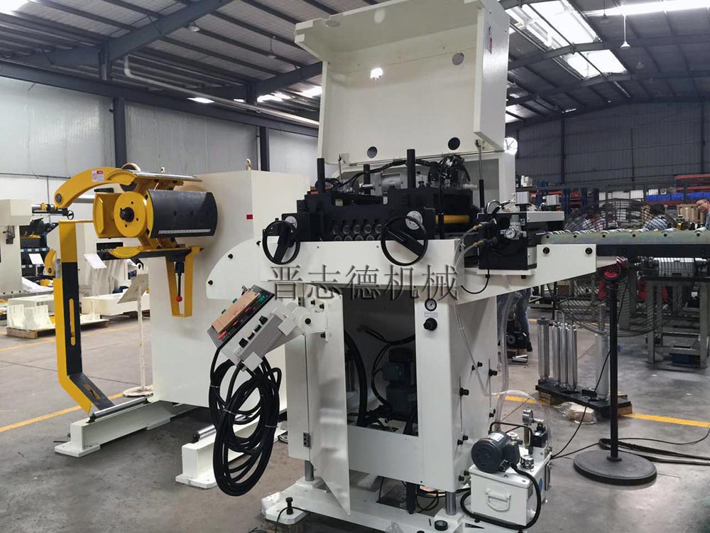 三合一送料機裝配 三合一送料機裝配