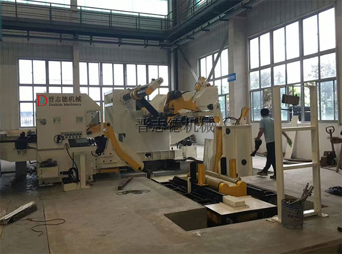 高張力三合一送料機操作 高張力三合一送料機操作