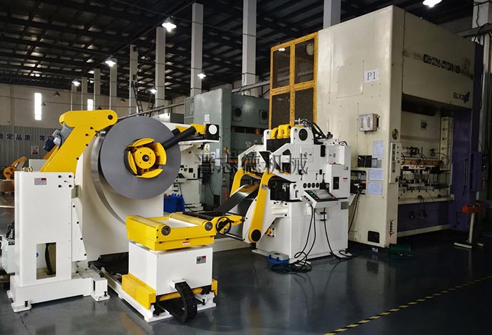 高張力三合一送料機(jī) 高張力三合一送料機(jī)