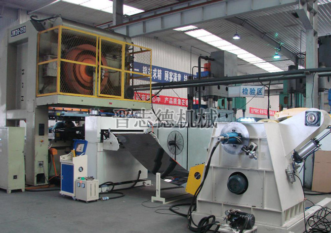 大型NC送料機(jī)使用,格力集團(tuán)使用現(xiàn)場(chǎng) 大型NC送料機(jī)使用,格力集團(tuán)使用現(xiàn)場(chǎng)