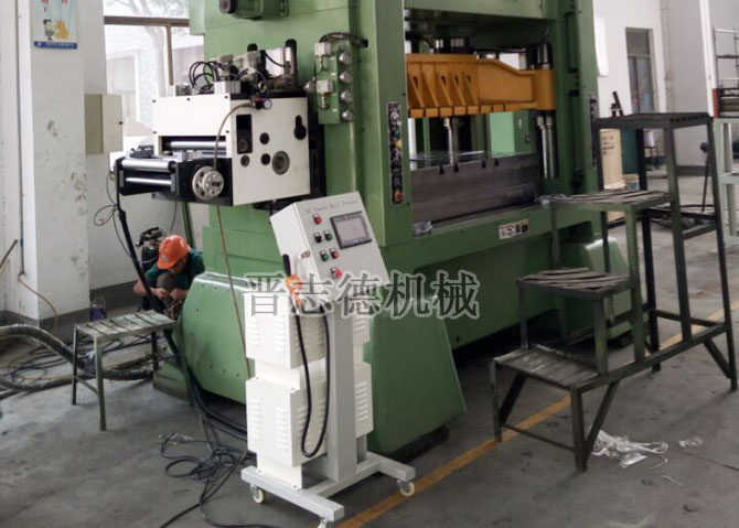 厚板高速NC送料機(jī) 厚板高速NC送料機(jī)