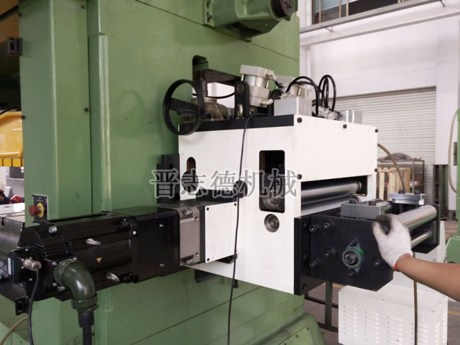 厚板高速NC送料機(jī)安裝 厚板高速NC送料機(jī)安裝