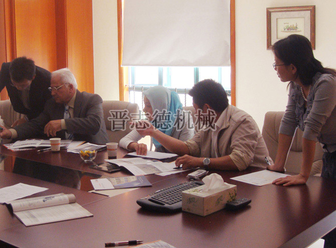 哈薩克斯坦送料機(jī)客戶來訪 哈薩克斯坦送料機(jī)客戶來訪