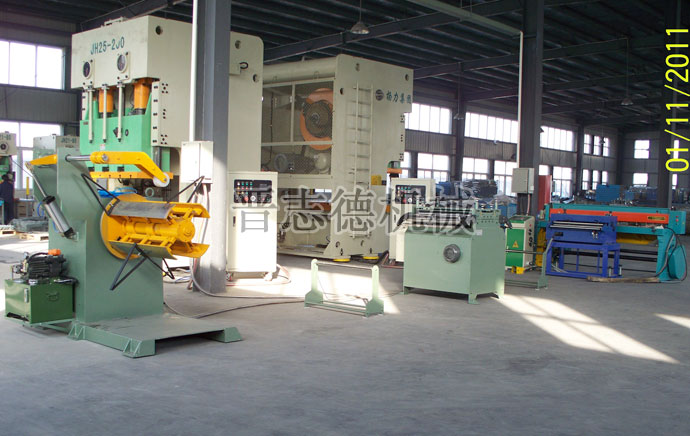 800寬送料機剪切生產(chǎn)線