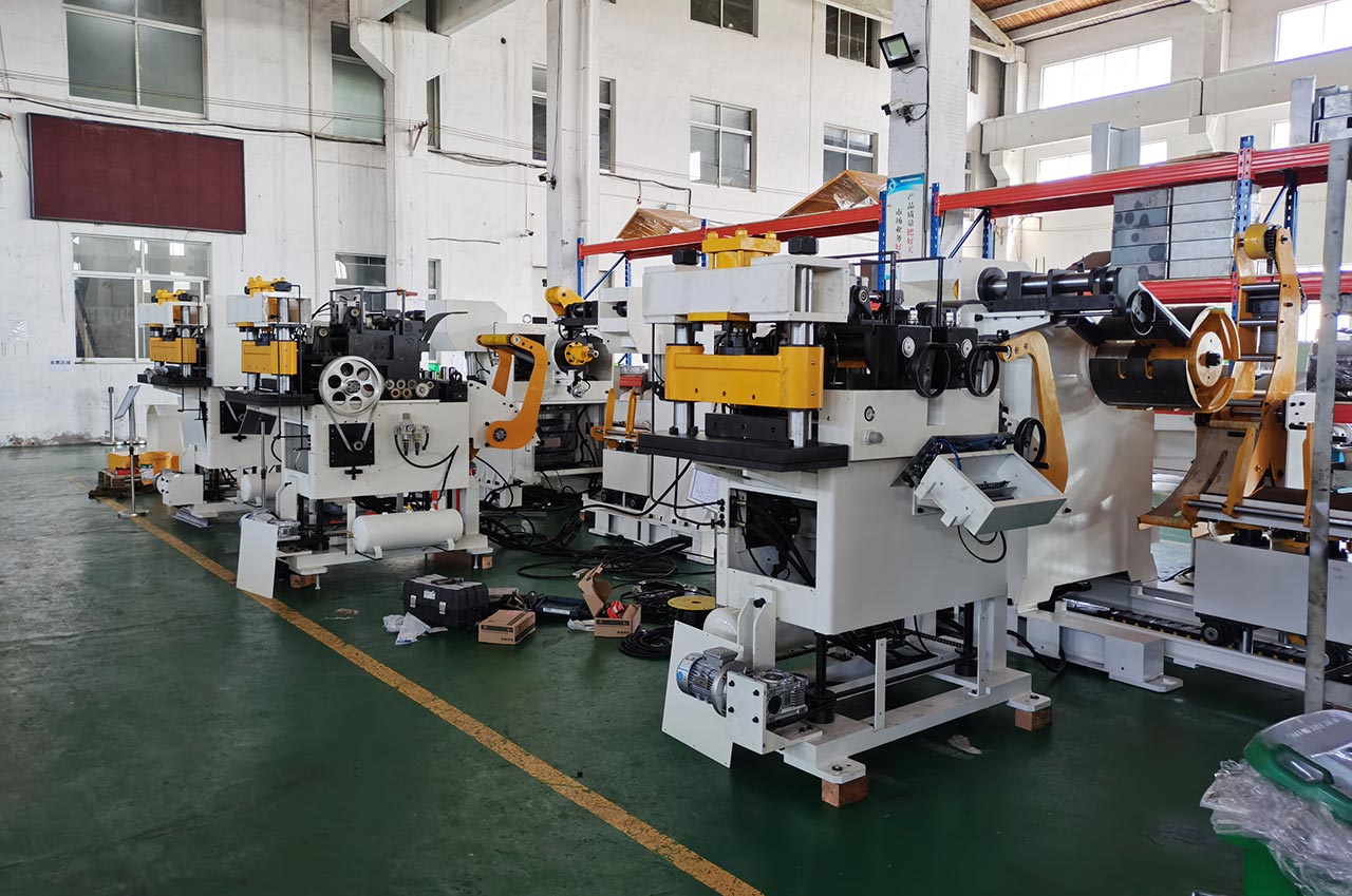 三合一送料機(jī)生產(chǎn)車間 三合一送料機(jī)生產(chǎn)車間