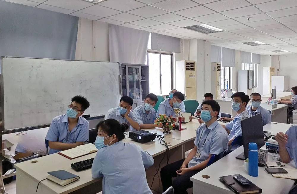 三合一送料機(jī)廠培訓(xùn) 三合一送料機(jī)廠培訓(xùn)