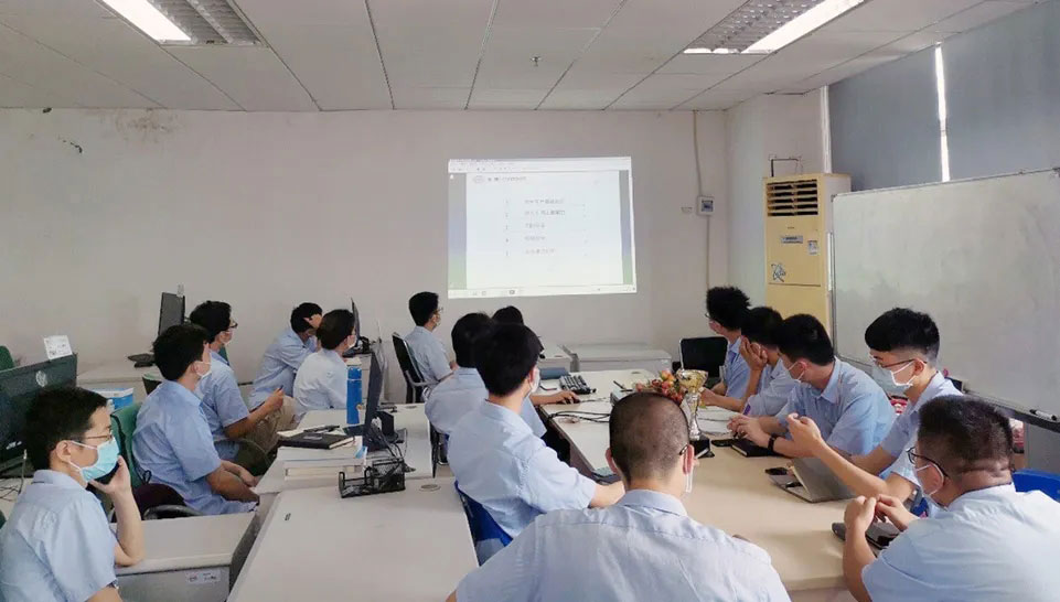 三合一送料機(jī)廠員工培訓(xùn) 三合一送料機(jī)廠員工培訓(xùn)