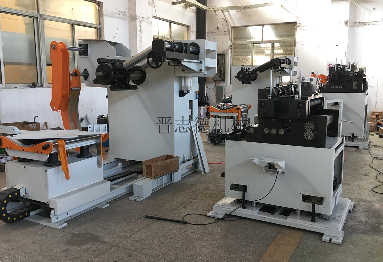 客戶考察三合一送料機(jī) 客戶考察三合一送料機(jī)