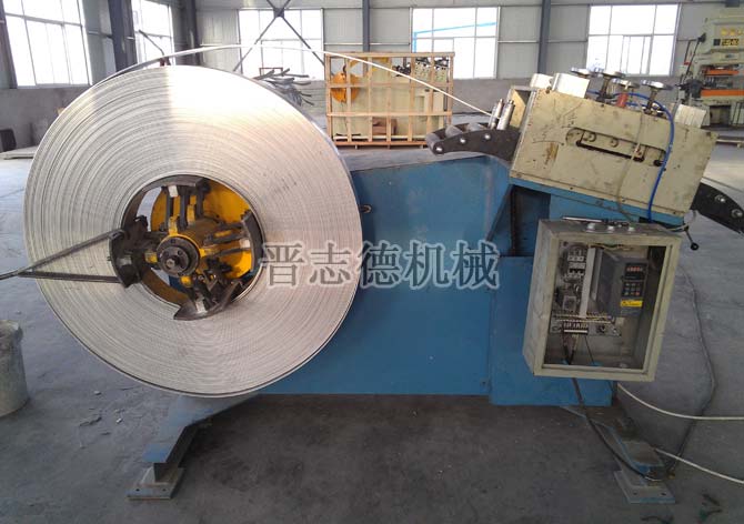 使用6年的料架兼整平機(jī) 使用6年的料架兼整平機(jī)