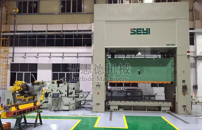 強力三合一送料機(jī)安裝 強力三合一送料機(jī)安裝