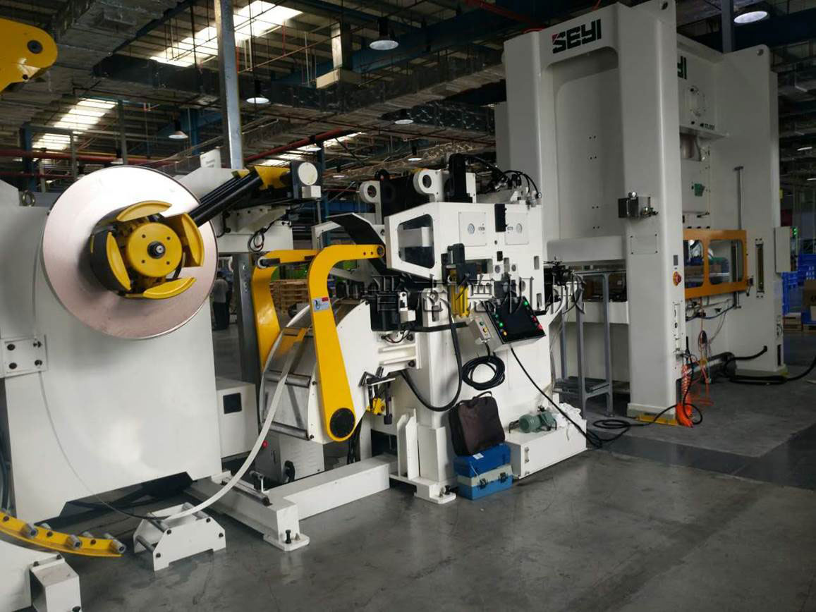 高張力三合一送料機(jī)安裝,高張力三合一送料機(jī)使用 高張力三合一送料機(jī)安裝,高張力三合一送料機(jī)使用