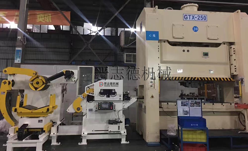 中板三合一送料機(jī)使用,中板三合一送料機(jī)安裝 中板三合一送料機(jī)使用,中板三合一送料機(jī)安裝