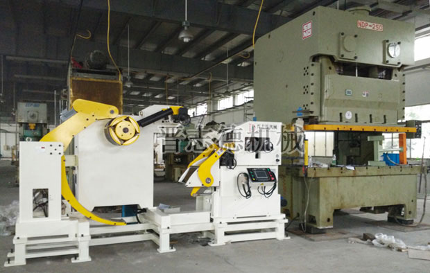 三合一送料機(jī)生產(chǎn)線