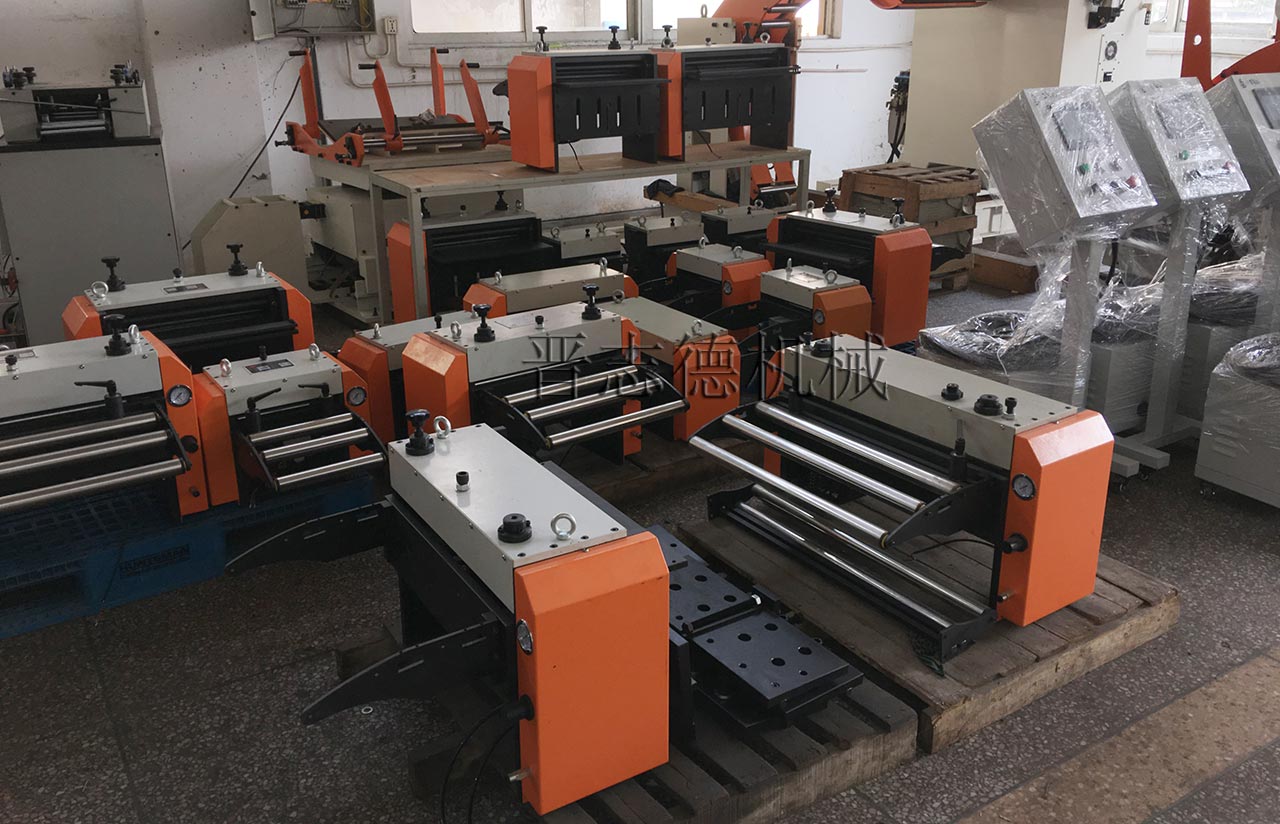 NC伺服送料機(jī)生產(chǎn)現(xiàn)場(chǎng) NC伺服送料機(jī)生產(chǎn)現(xiàn)場(chǎng)