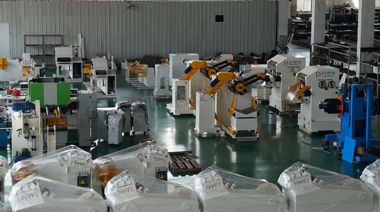 三合一送料機(jī)生產(chǎn) 三合一送料機(jī)生產(chǎn)