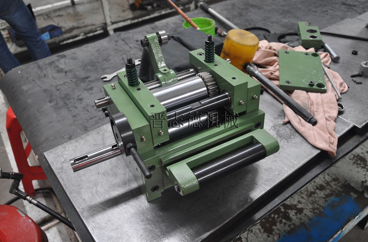 高速滾輪送料機使用,高速滾輪送料機生產(chǎn) 高速滾輪送料機使用,高速滾輪送料機生產(chǎn)