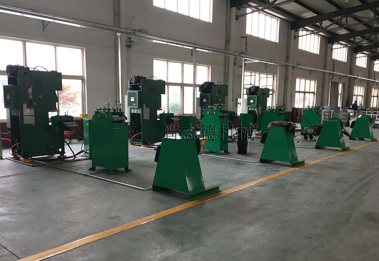 開卷整平伺服送料機生產(chǎn)線使用 開卷整平伺服送料機生產(chǎn)線使用