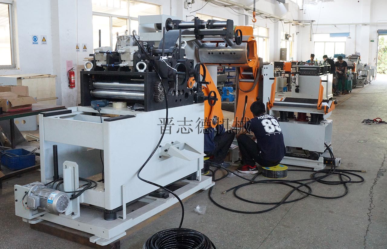 三合一送料機(jī)裝配 三合一送料機(jī)裝配