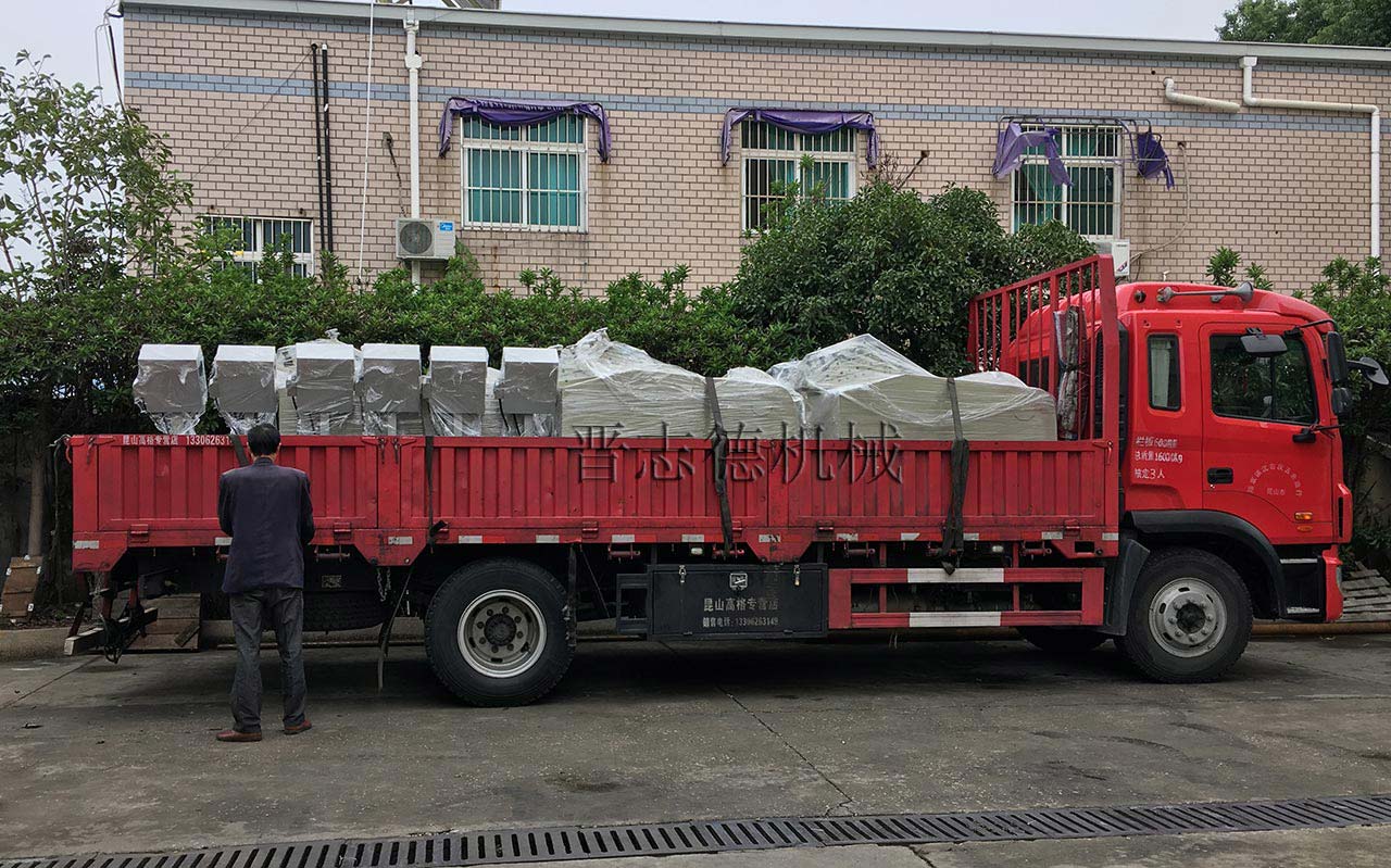 料架兼整平機(jī)出貨 料架兼整平機(jī)出貨