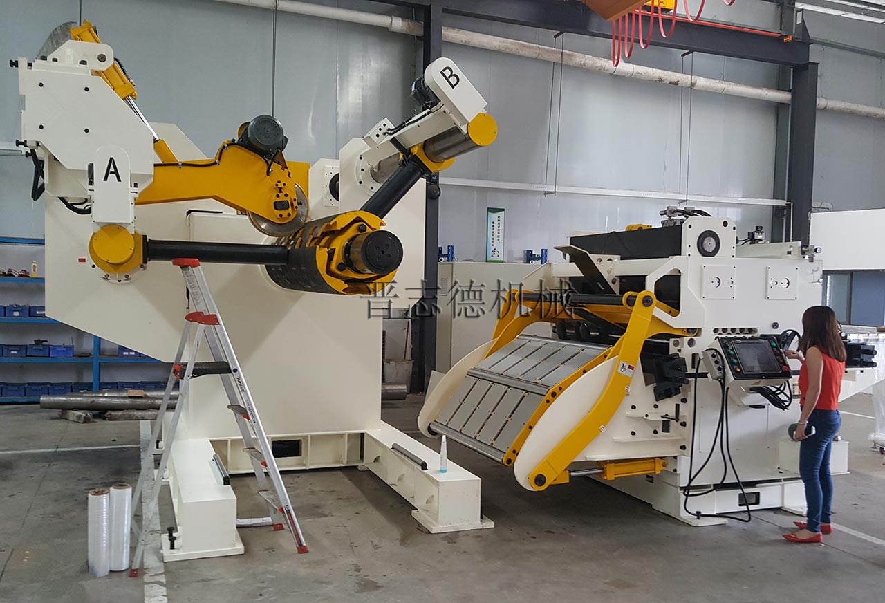 山西客戶操作三合一送料機(jī) 山西客戶操作三合一送料機(jī)