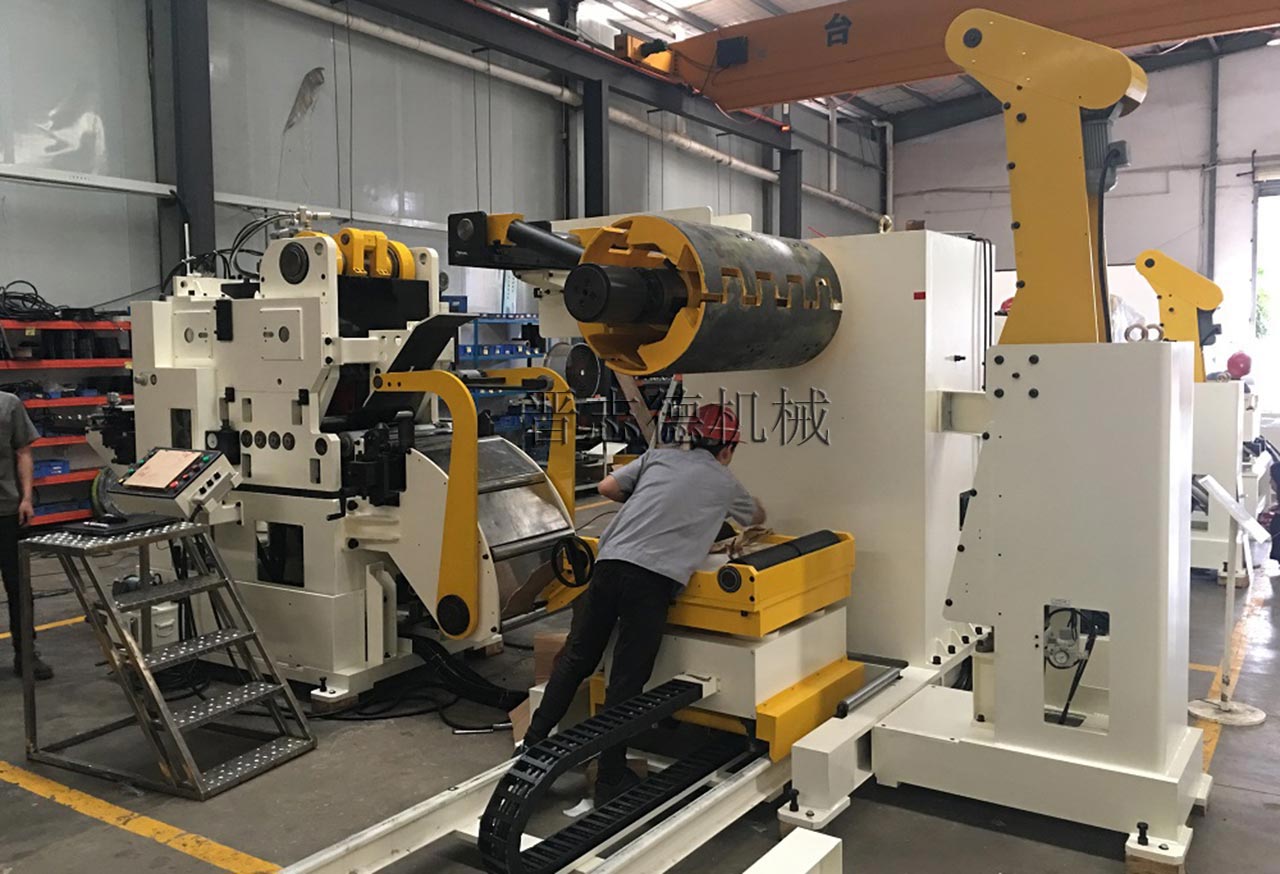 三合一送料機(jī)裝配 三合一送料機(jī)裝配