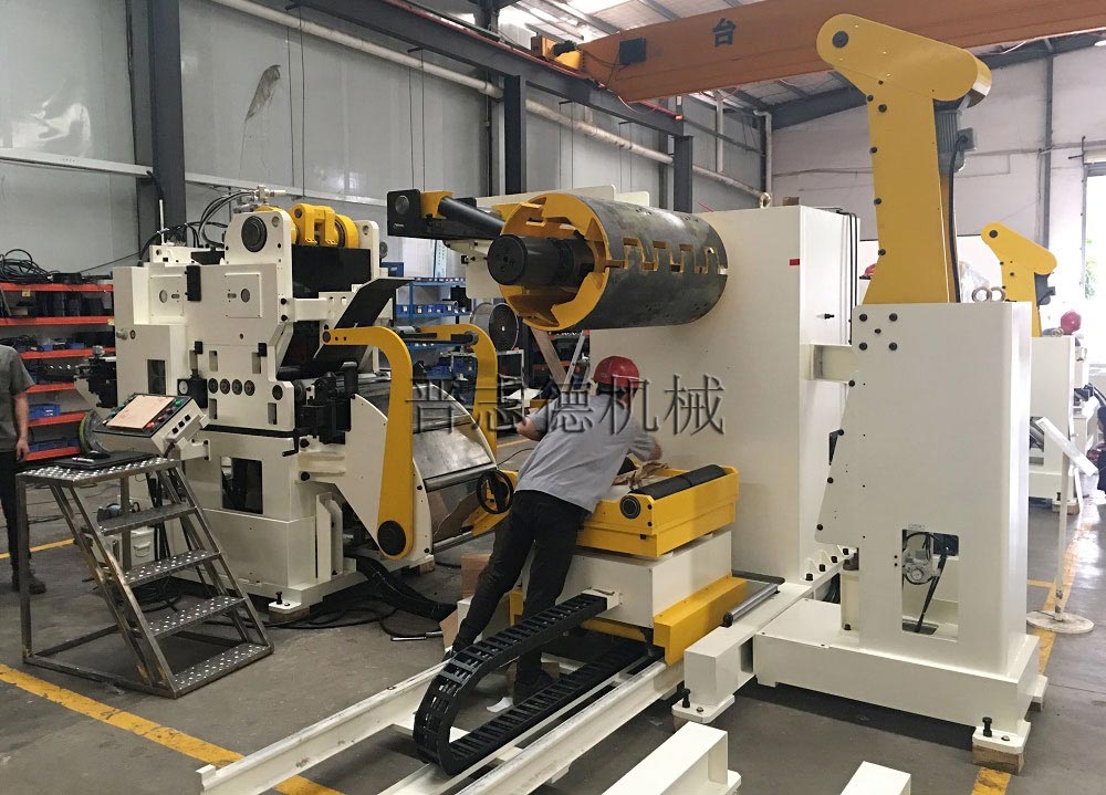 高張力三合一送料機生產(chǎn) 高張力三合一送料機生產(chǎn)