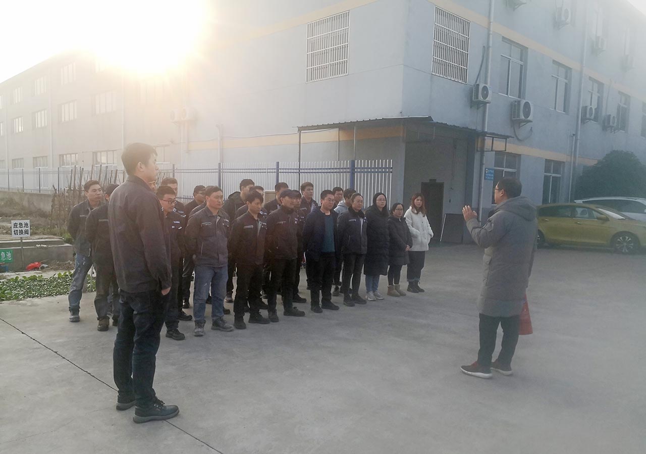 江蘇送料機(jī)廠消防演練 江蘇送料機(jī)廠消防演練