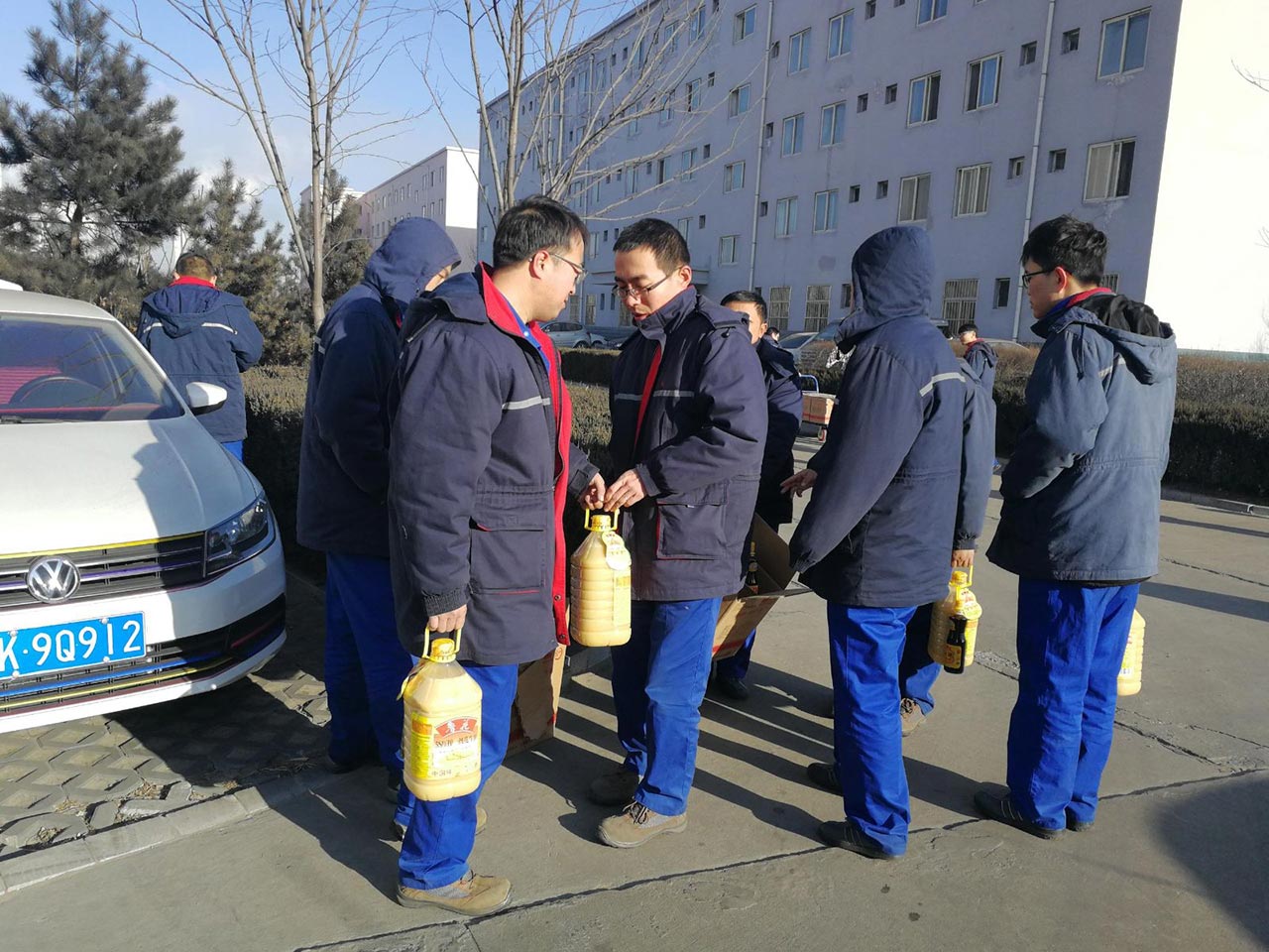 送料機(jī)廠新年禮物 送料機(jī)廠新年禮物