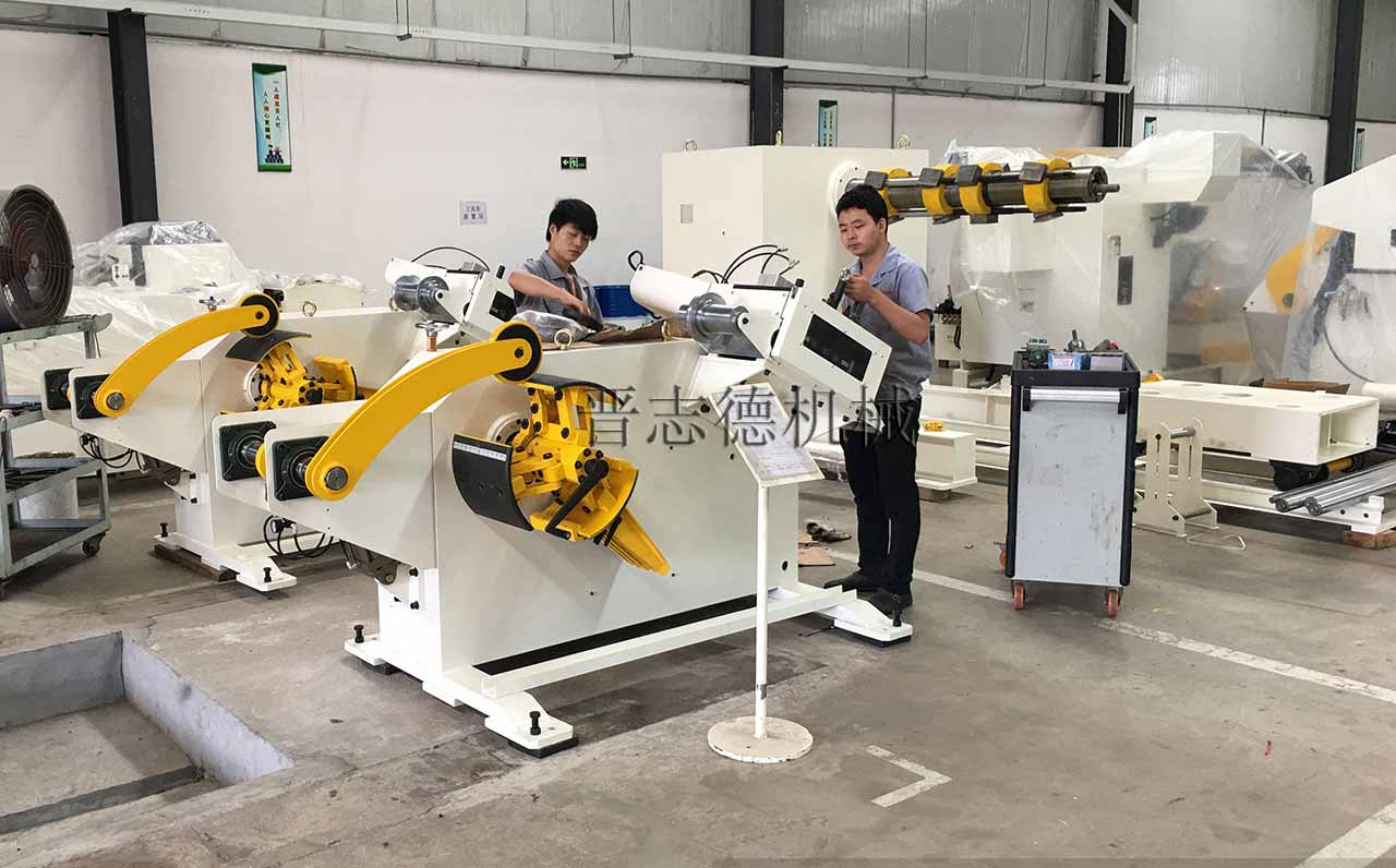 二合一料架兼整平機(jī)裝配,二合一料架兼整平機(jī)生產(chǎn) 二合一料架兼整平機(jī)裝配,二合一料架兼整平機(jī)生產(chǎn)