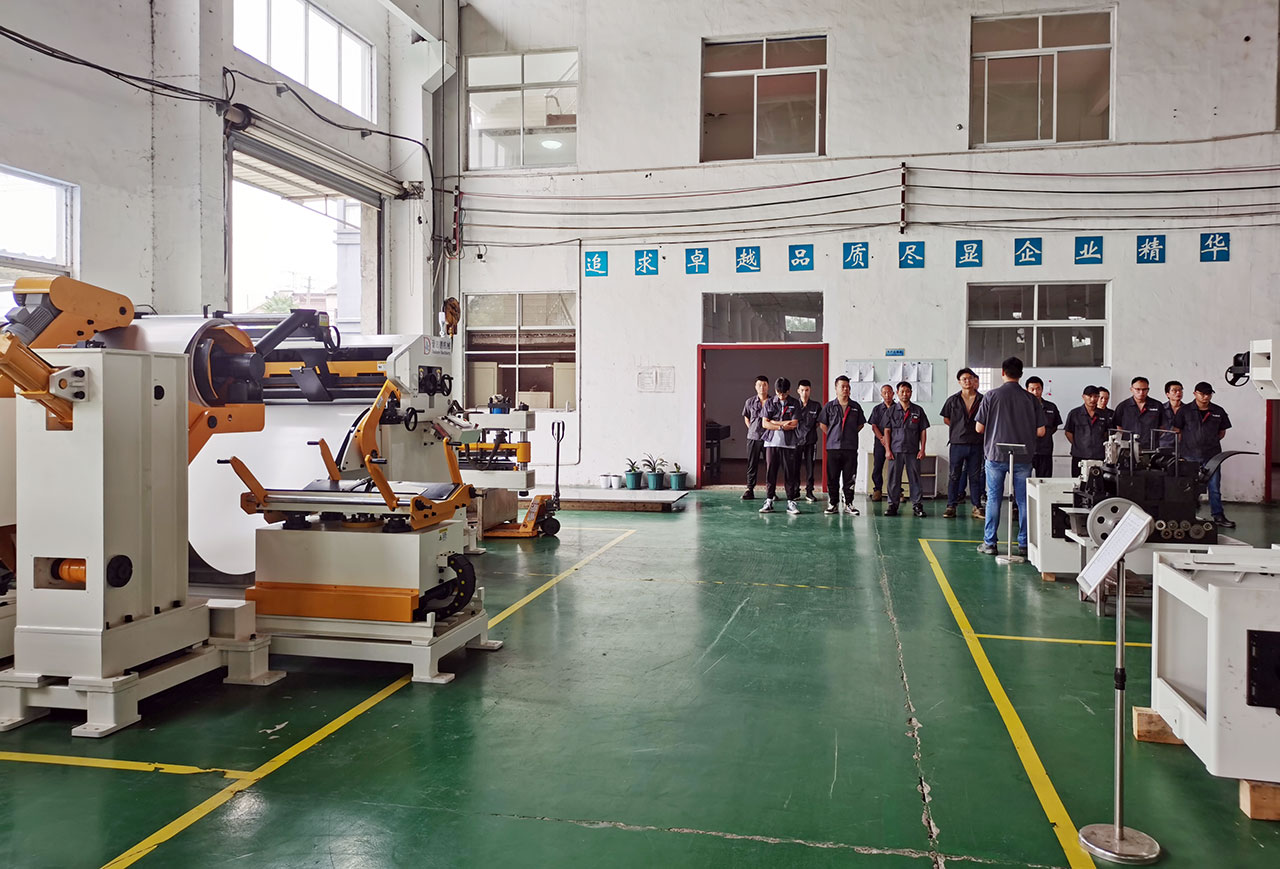 三合一送料機(jī)工廠員工大會(huì) 三合一送料機(jī)工廠員工大會(huì)