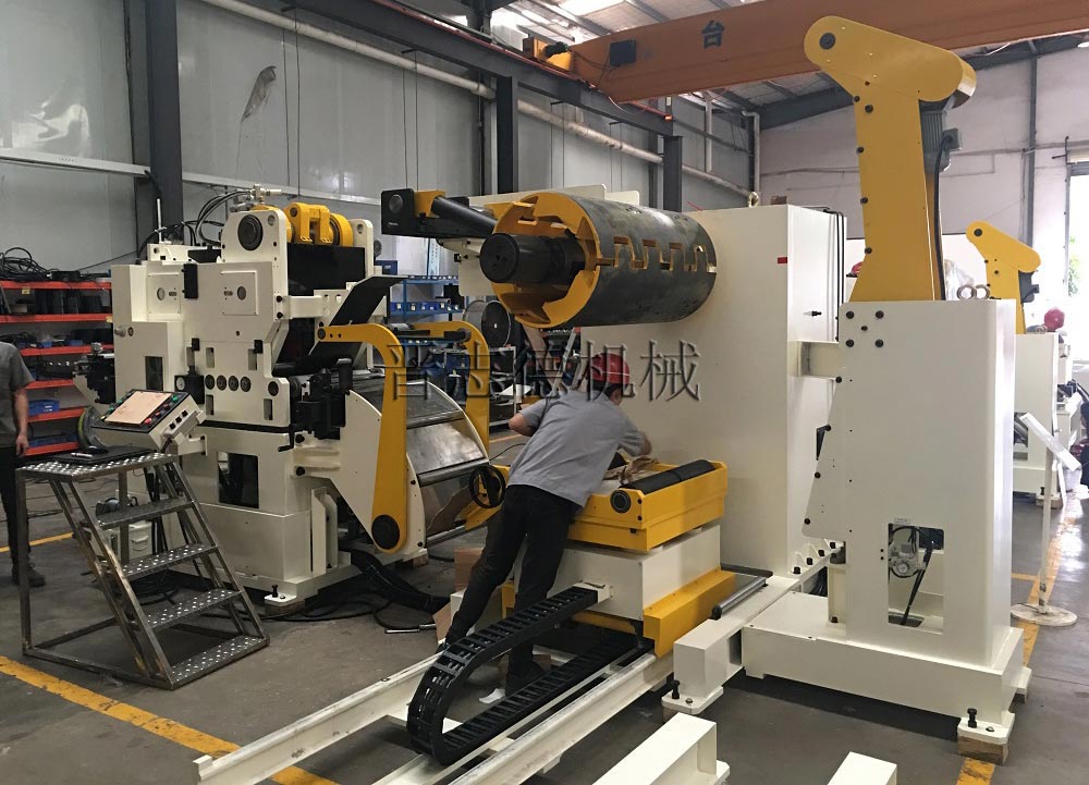 三合一送料機(jī)生產(chǎn) 三合一送料機(jī)生產(chǎn)