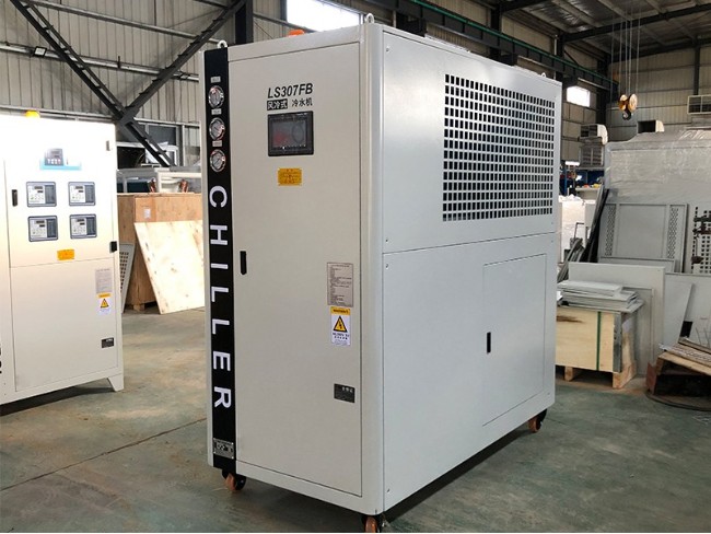客戶100KVA焊接機(jī)器人多臺，引入機(jī)器人冷水機(jī)LS307FB，質(zhì)量更穩(wěn)定